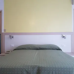 Mignon 50 Mt Dalla E Dall'isola Pedonale 2*, Alassio Italy